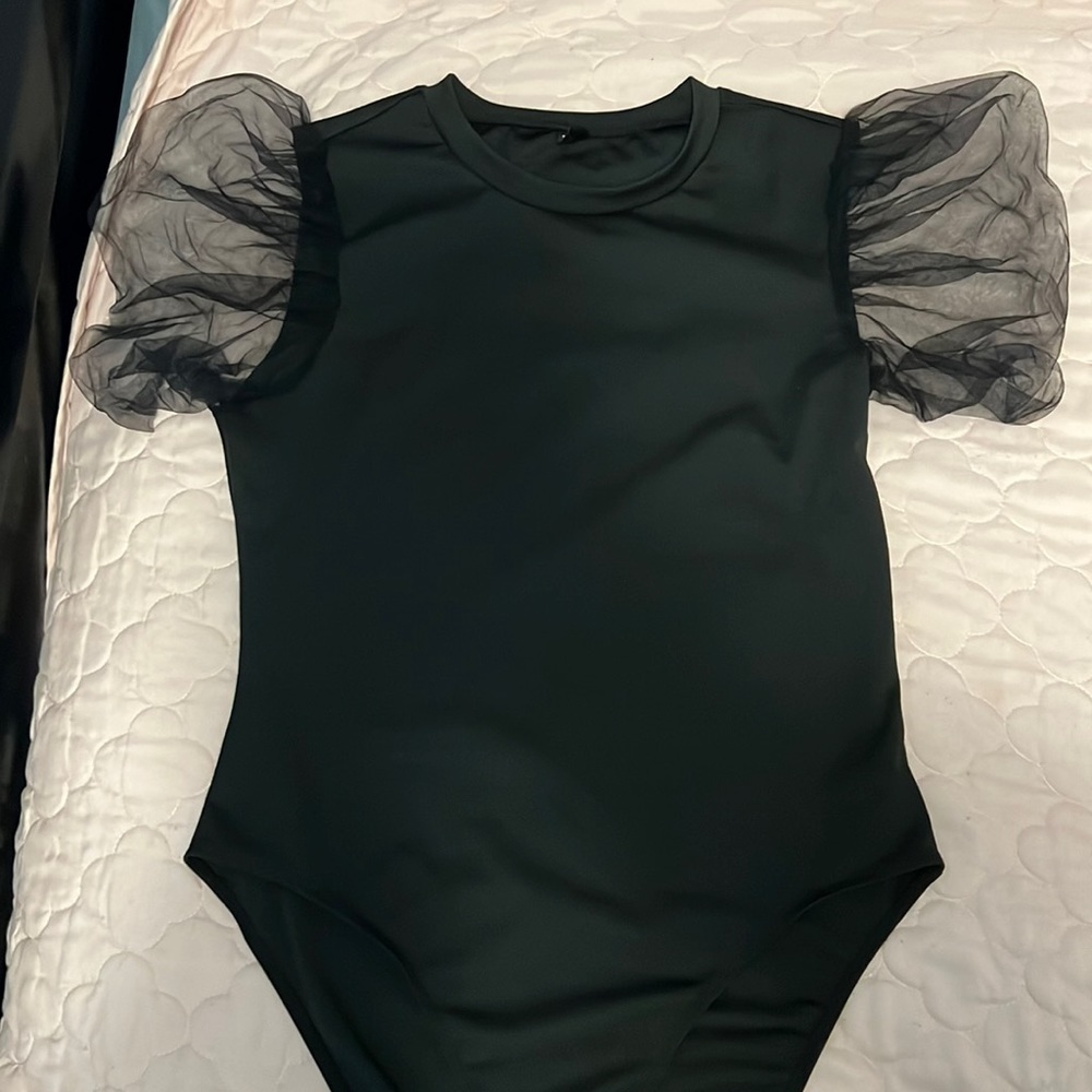 black SHEIN bodysuit with ruffle sleeves